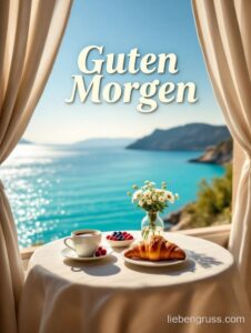 Kaffee, Croissant und Beeren am Fenster mit Meerblick.